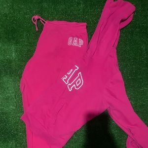 Gap jogging suit